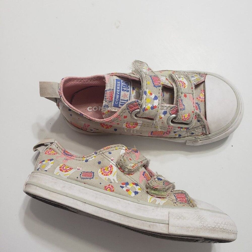 Converse Chuck Taylor All Star Unisex‎ Infant 8 Sneakers Llama Pattern Low Top